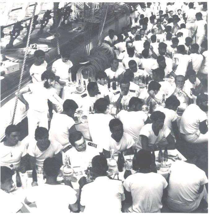 nave vespucci pranzo fine crociera.jpg